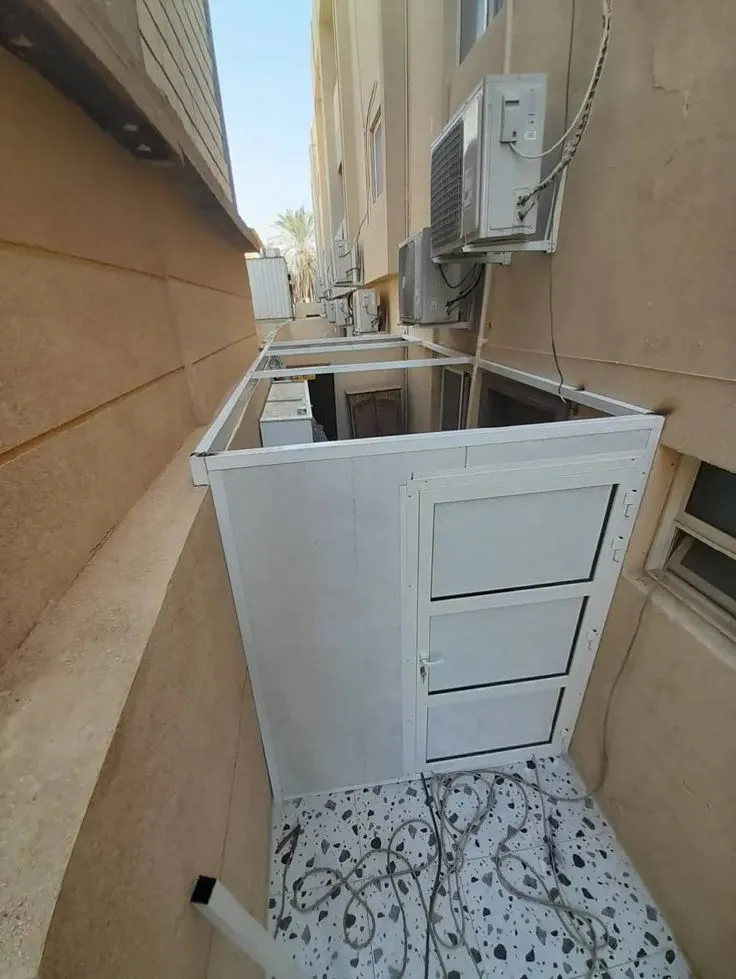  معلم تركيب ساندويش بنل بأسعار تنافسية في جدة - 0552997570