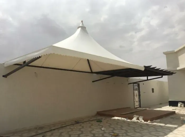 مظلات هرمية  جدة – مزيج من الجمال والمتانة 0552997570