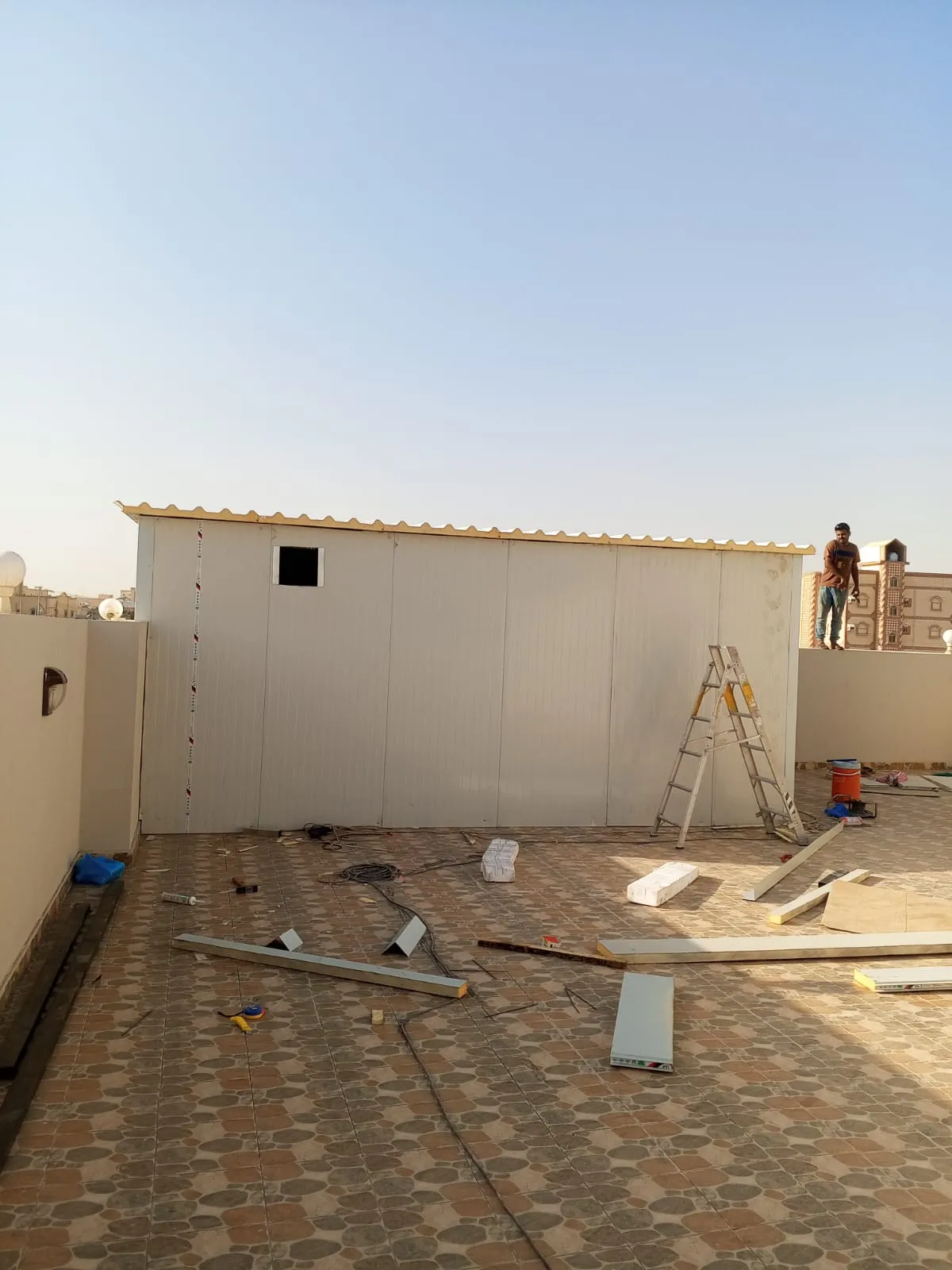 تركيب ساندوتش بانل جدة – قدرة عالية العزل الحراري والصوتي