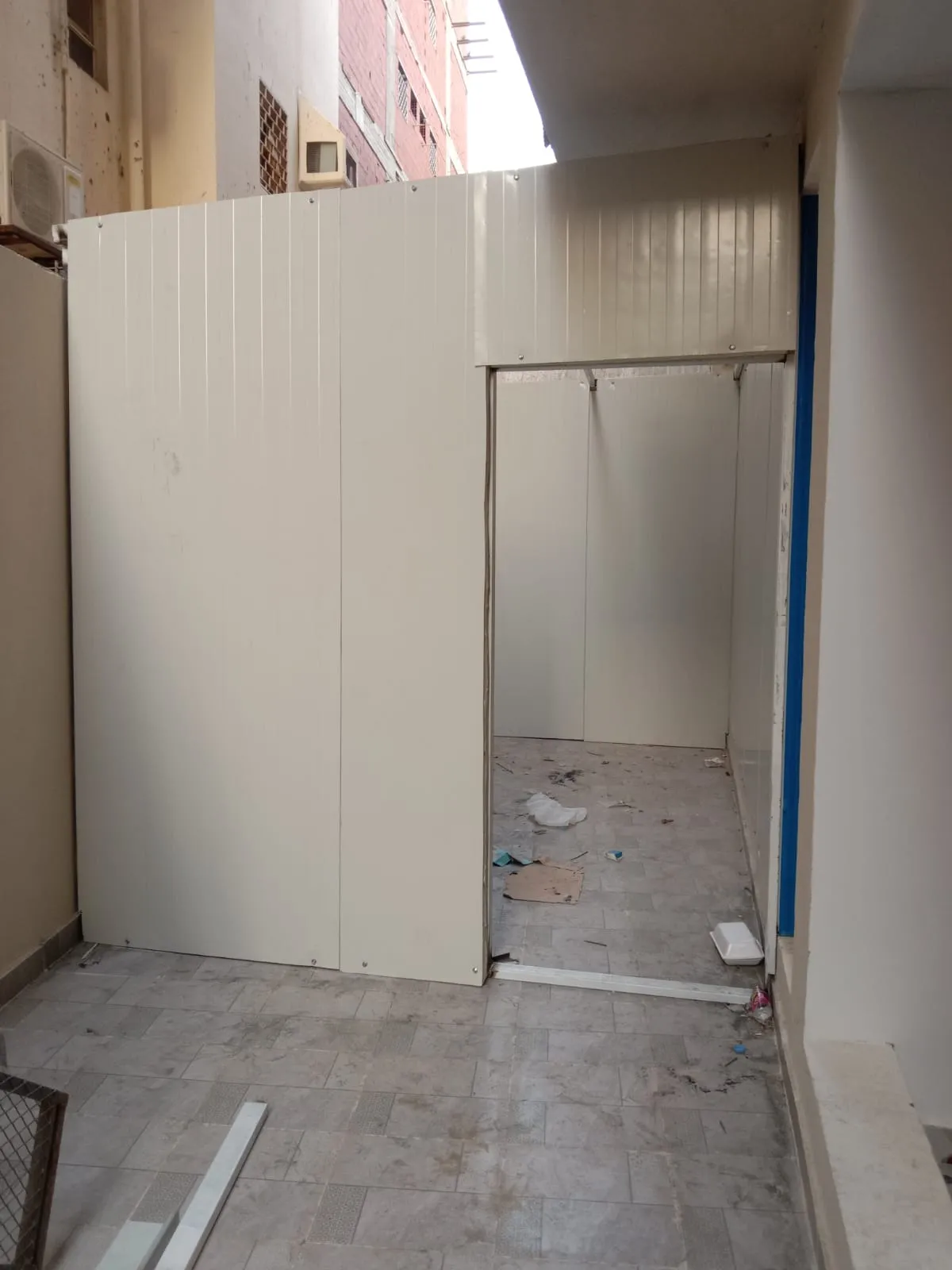 تركيب ساندوتش بانل جدة – قدرة عالية العزل الحراري والصوتي