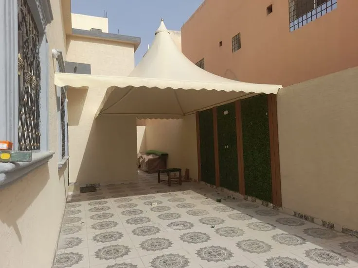 تركيب مظلات هرمية جدة | مظلات مخروطية جدة | معلم تركيب مظلات