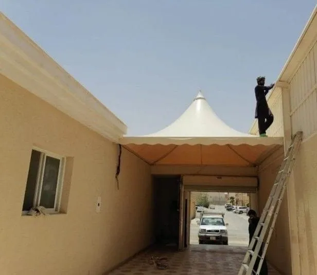 تركيب مظلات هرمية جدة | مظلات مخروطية جدة | معلم تركيب مظلات
