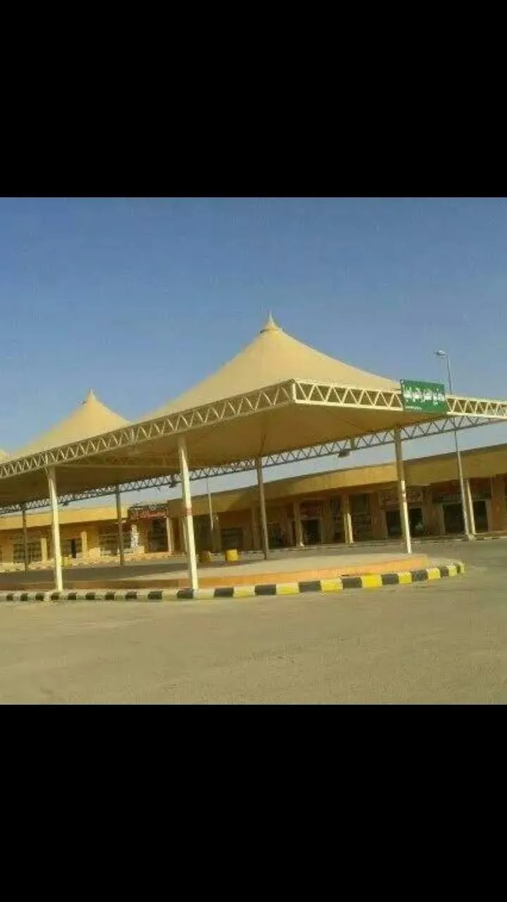 تركيب مظلات هرمية جدة | مظلات مخروطية جدة | معلم تركيب مظلات